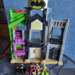 Fisher-Price Imaginext DC Super Friends Wayne Manor  Batcave